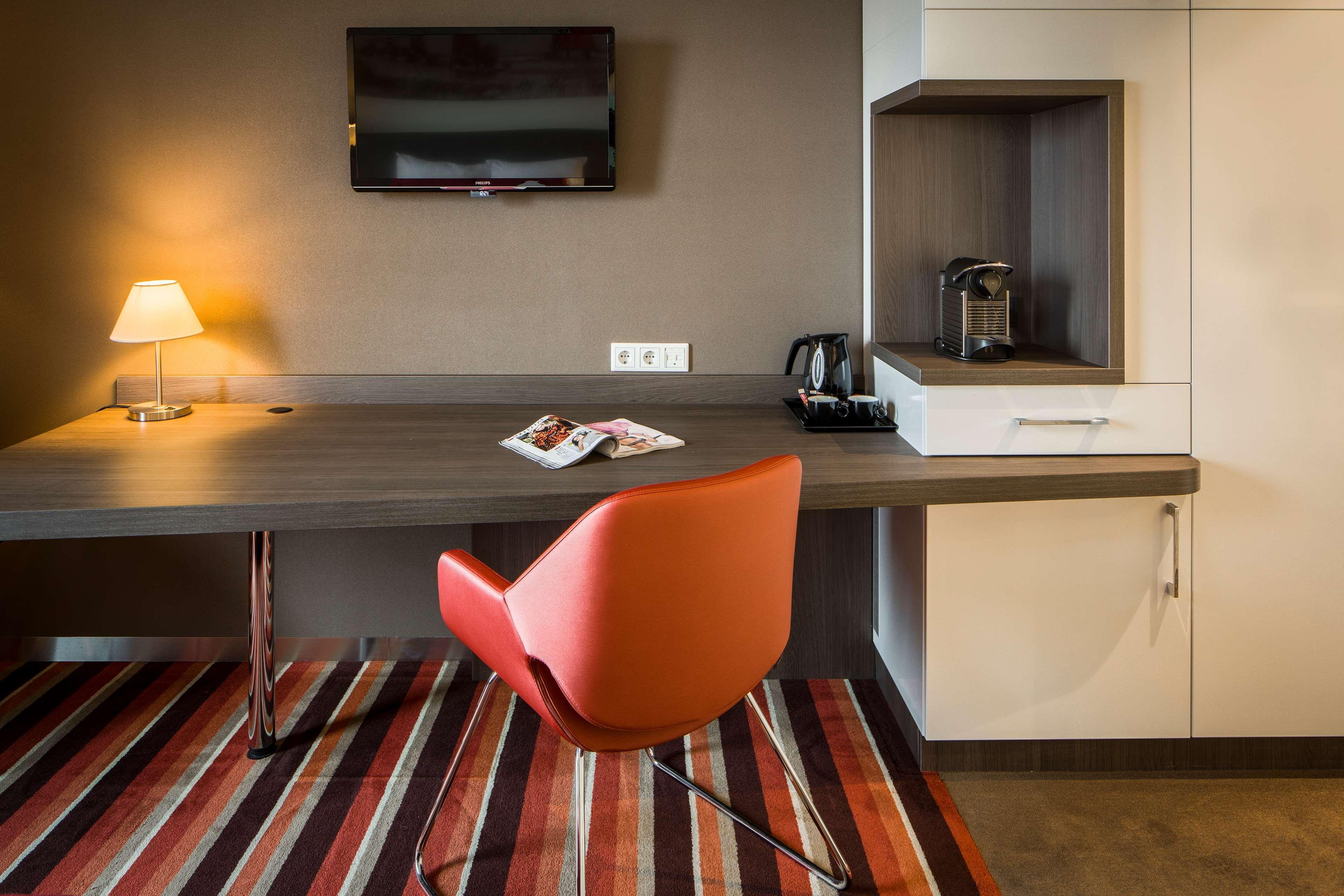 Best Western Plus La Corniche Toulon Exterior photo